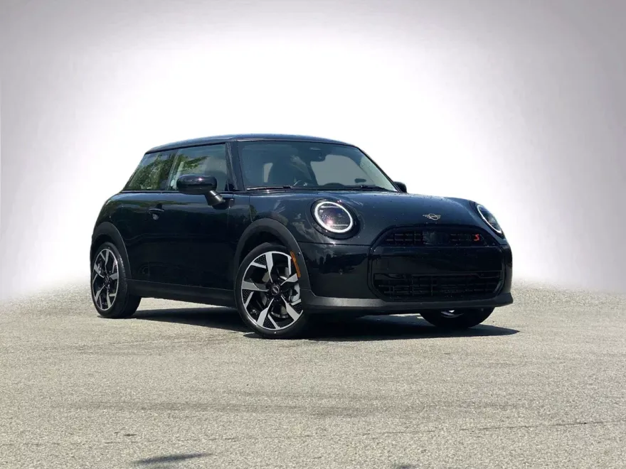2025 Mini Cooper 2 Door Hardtop Signature photo 1