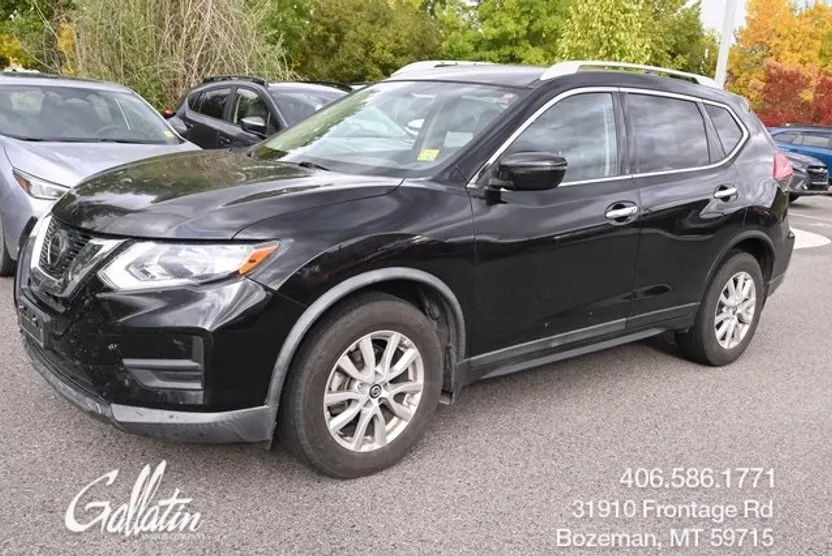 2018 Nissan Rogue SV photo 1