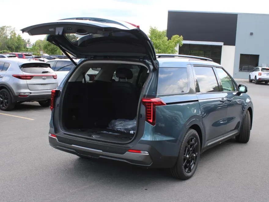 2026 Kia Carnival SX Prestige photo 1