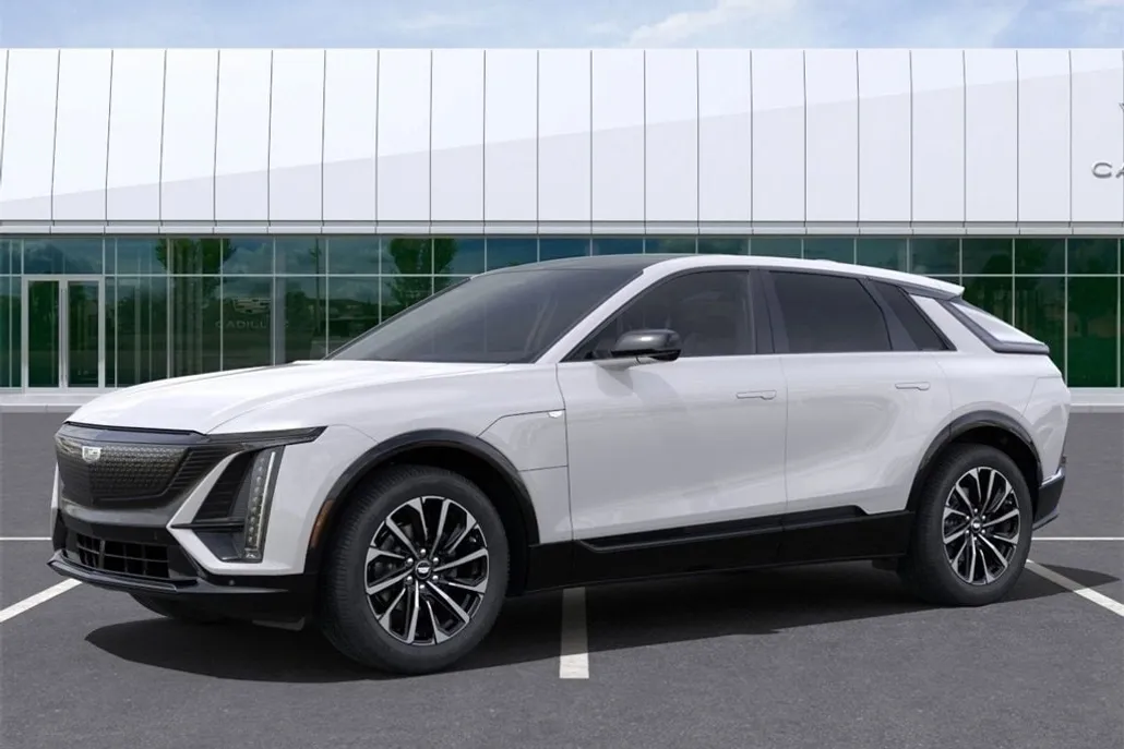 2025 Cadillac Lyriq Sport photo 1