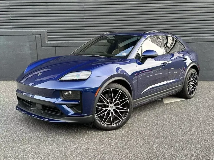 2024 Porsche Macan Electric Turbo photo 1