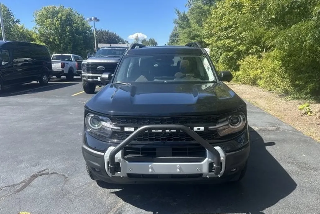 2025 Ford Bronco Sport Outer Banks photo 1