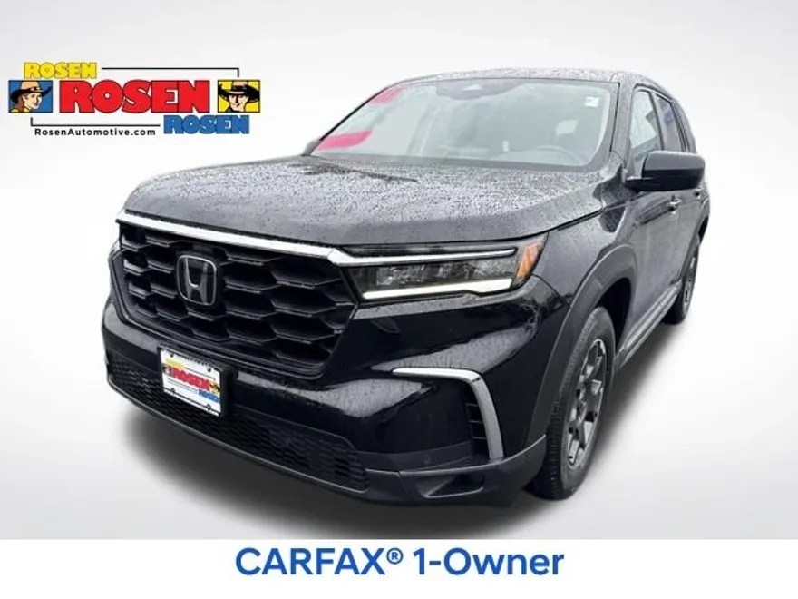 2023 Honda Pilot LX photo 1