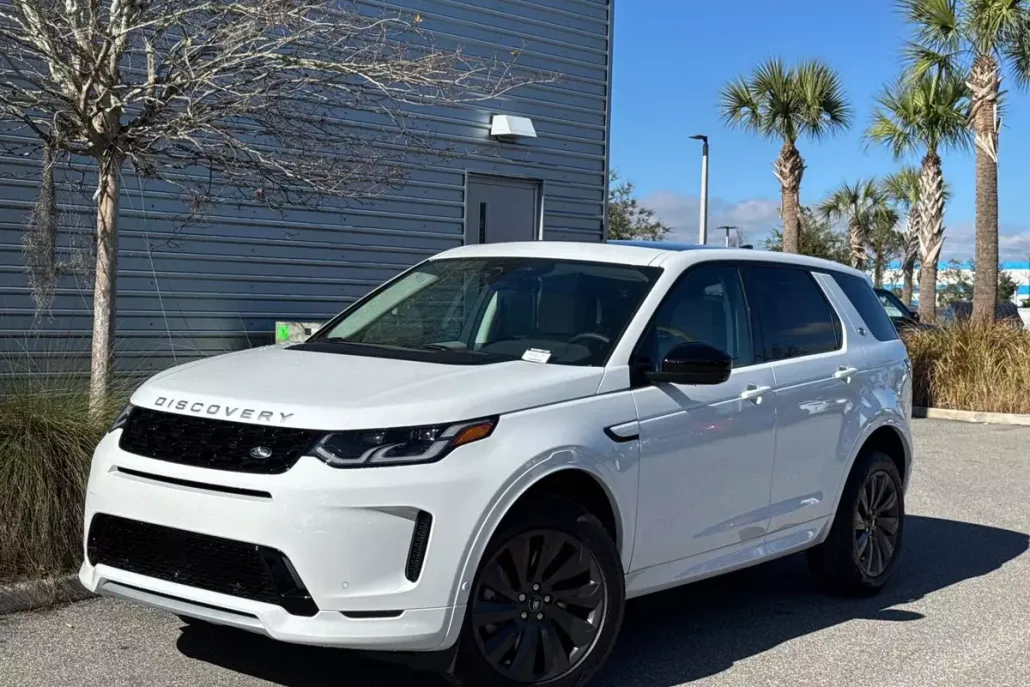 2025 Land Rover Discovery Sport S photo 1