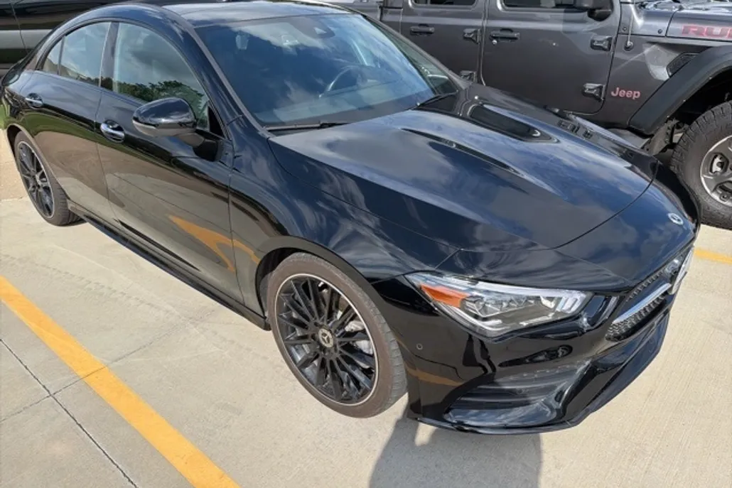 2023 Mercedes Benz CLA 250 4MATIC photo 1