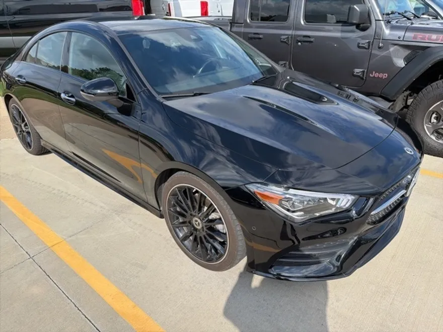 2023 Mercedes Benz CLA 250 4MATIC photo 1