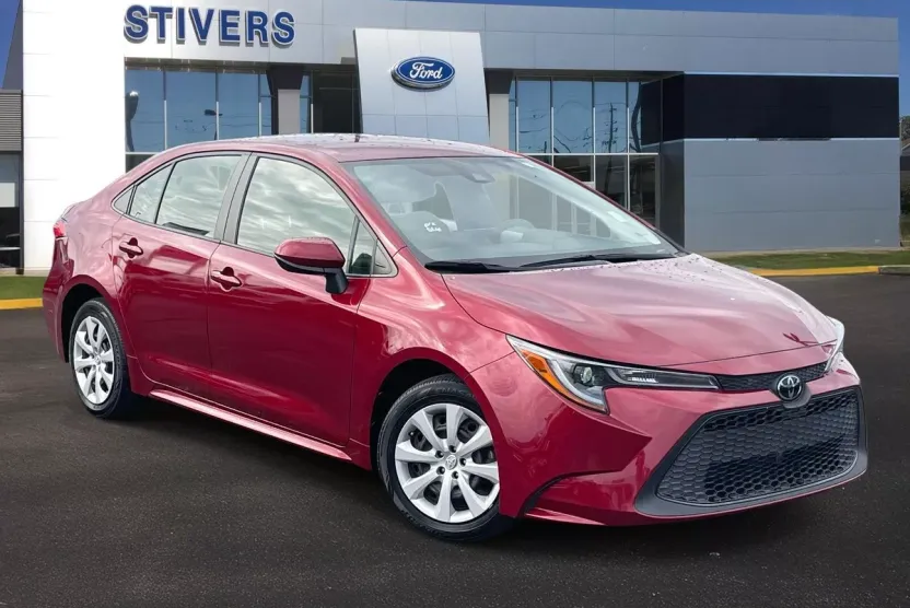 2022 Toyota Corolla LE photo 1