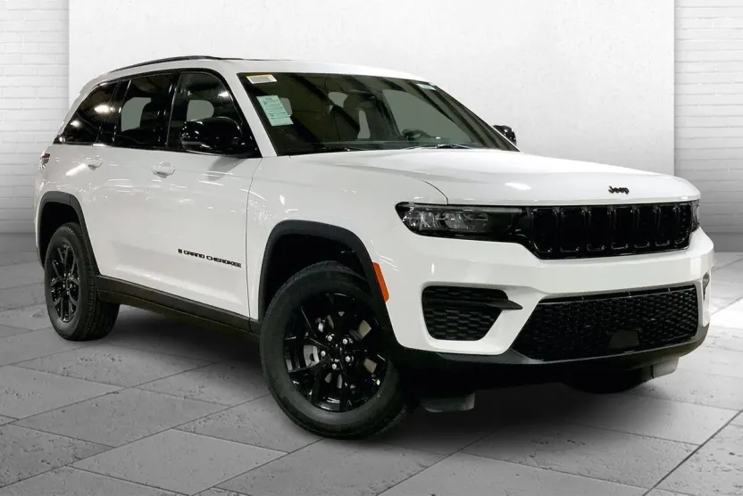 2025 Jeep Grand Cherokee Altitude photo 1