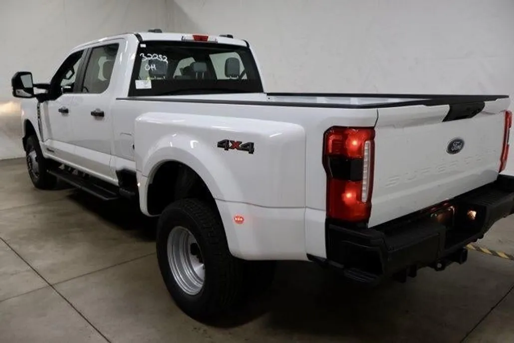 2026 Ford F-350 XL photo 1