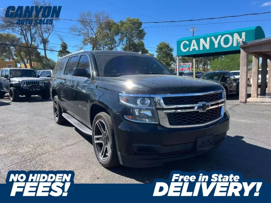 2018 Chevrolet Suburban LT photo 1