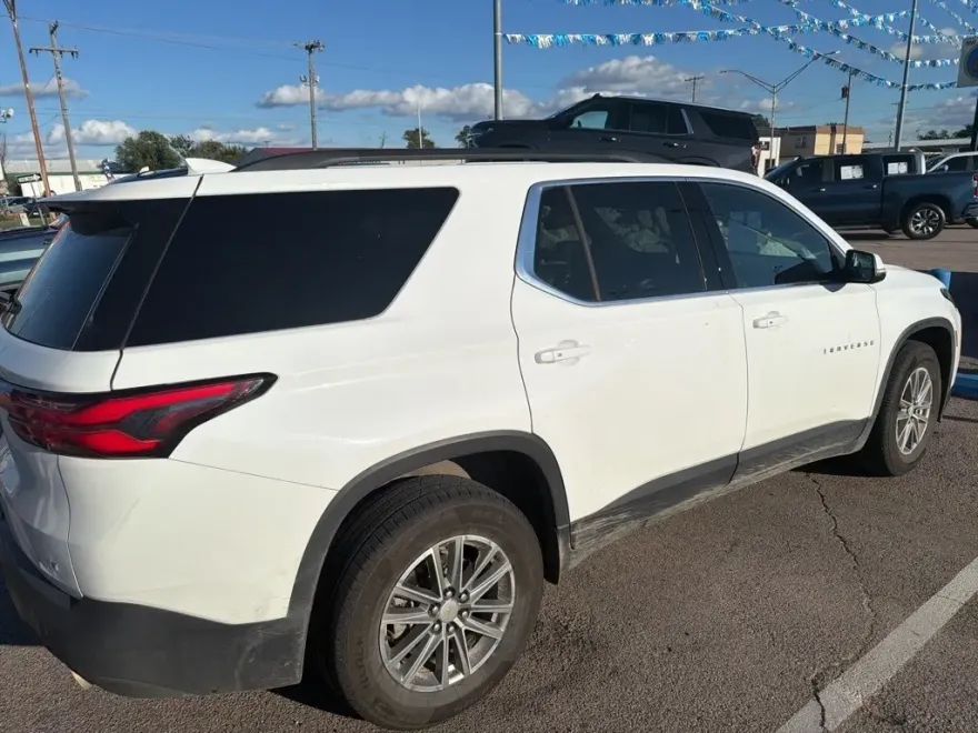 2023 Chevrolet Traverse 1LT photo 1