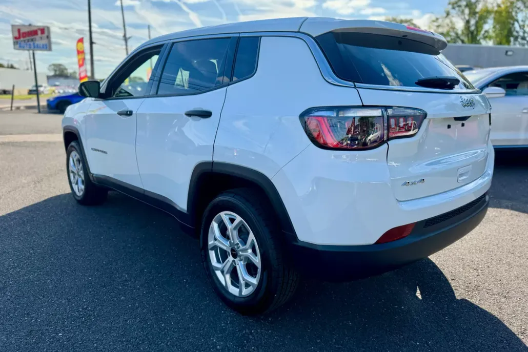 2025 Jeep Compass Sport photo 1