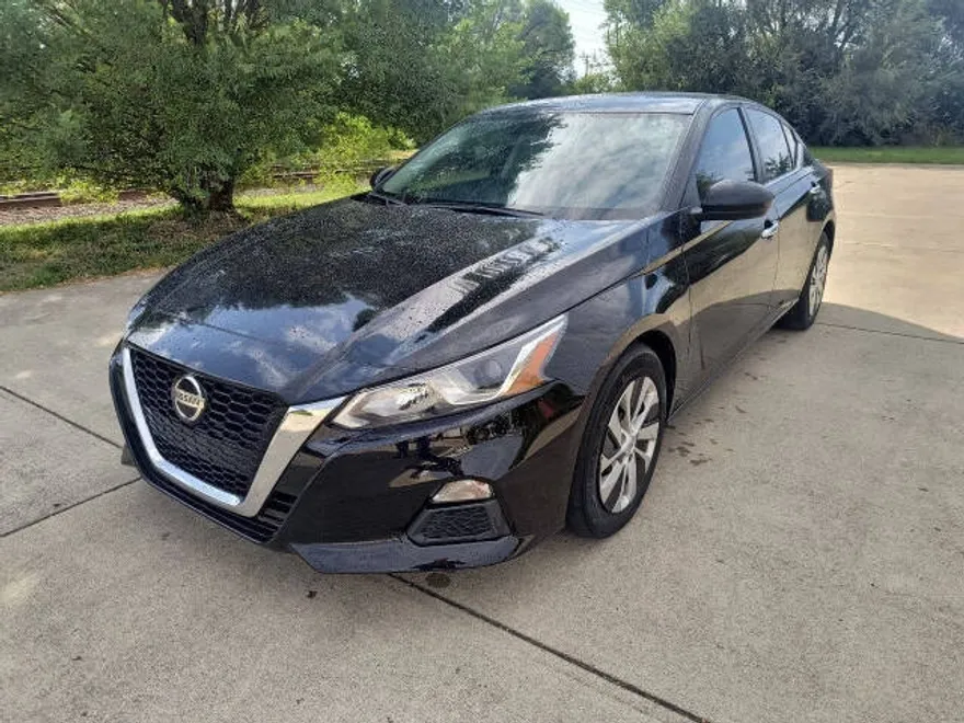 2019 Nissan Altima 2.5 S photo 1