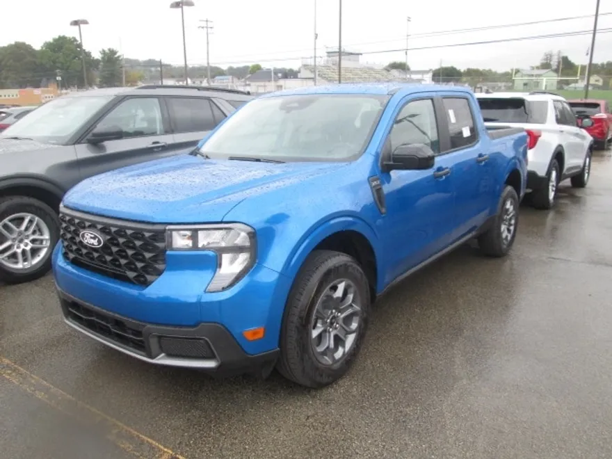 2025 Ford Maverick XLT photo 1