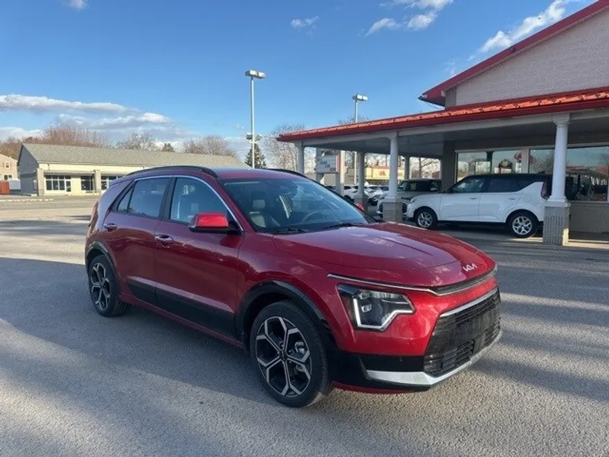 2025 Kia Niro SX Touring photo 1