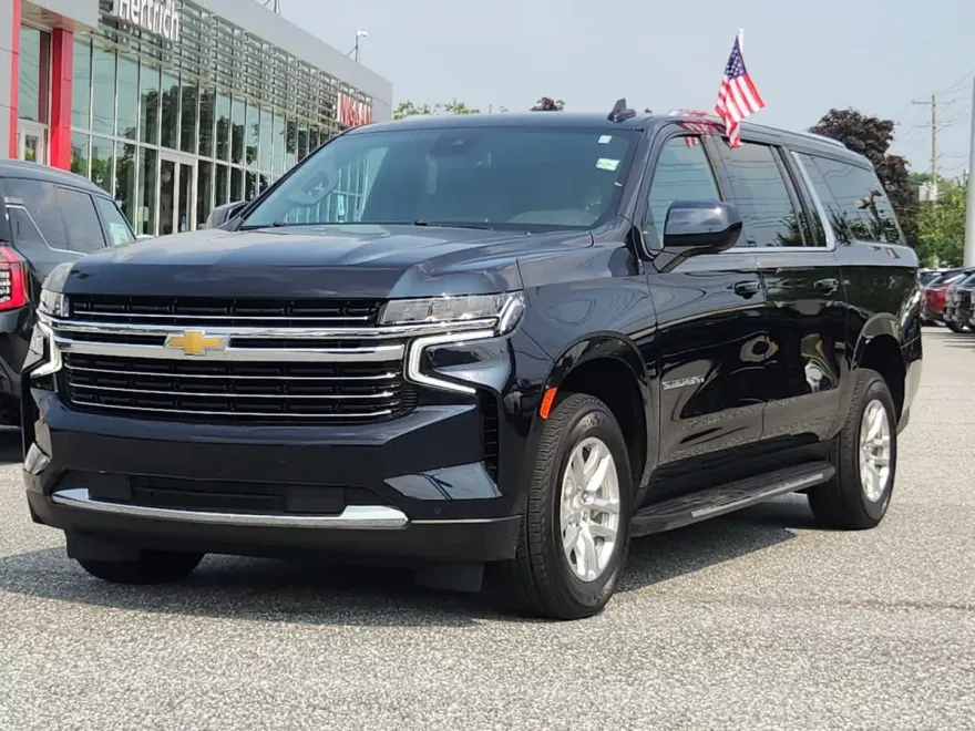2023 Chevrolet Suburban LT photo 1