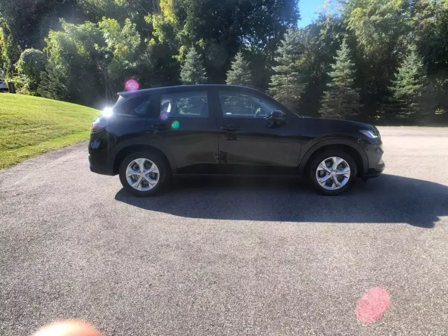 2023 Honda HR-V LX photo 1