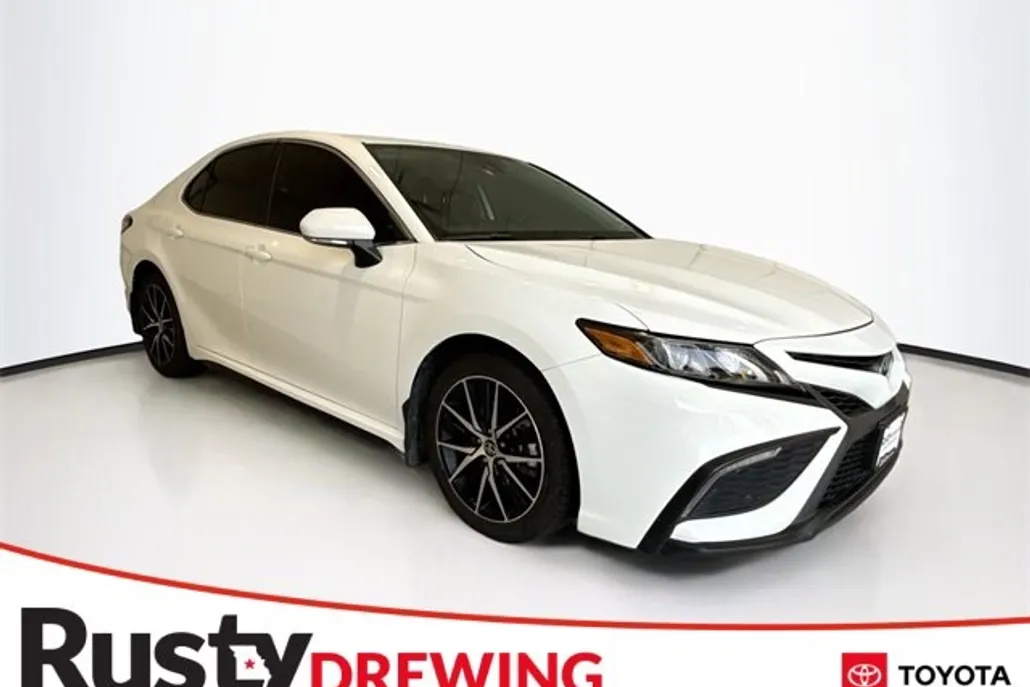 2024 Toyota Camry SE photo 1