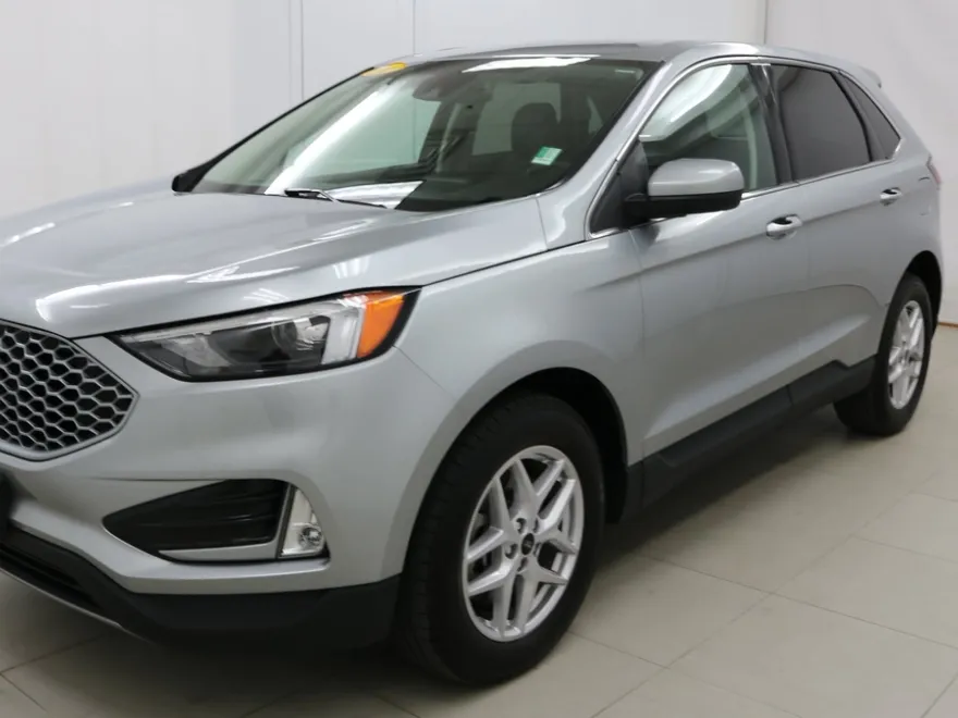 2024 Ford Edge SEL photo 1