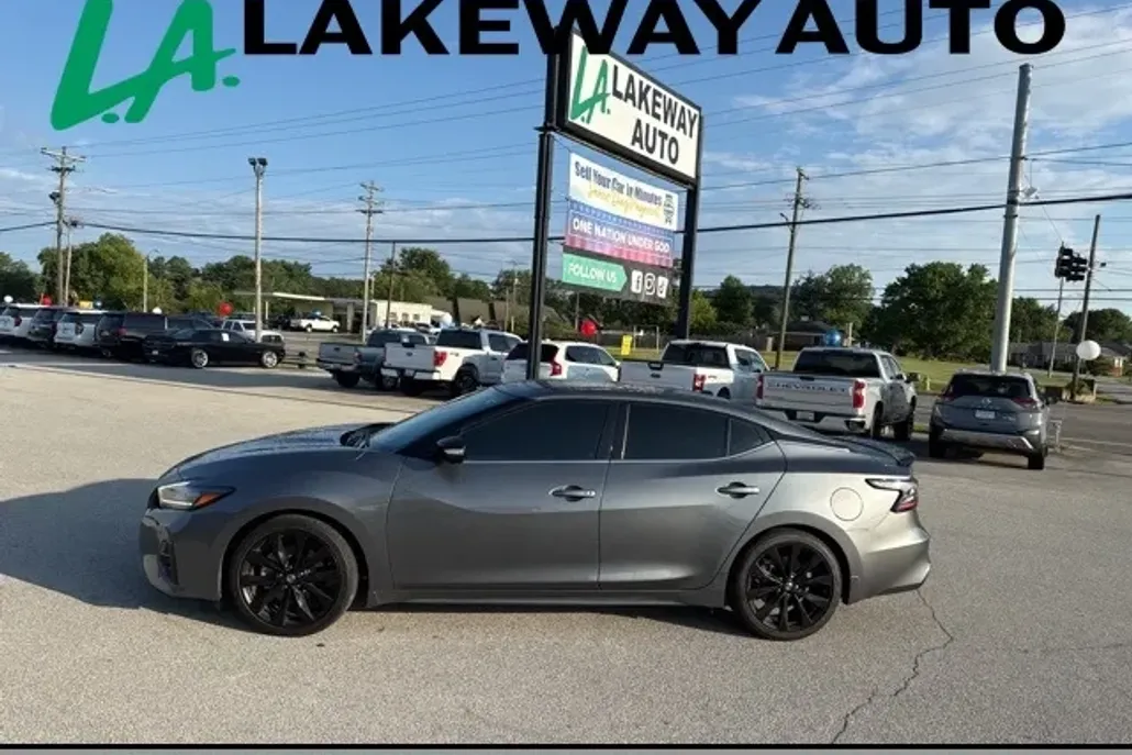 2022 Nissan Maxima SR photo 1