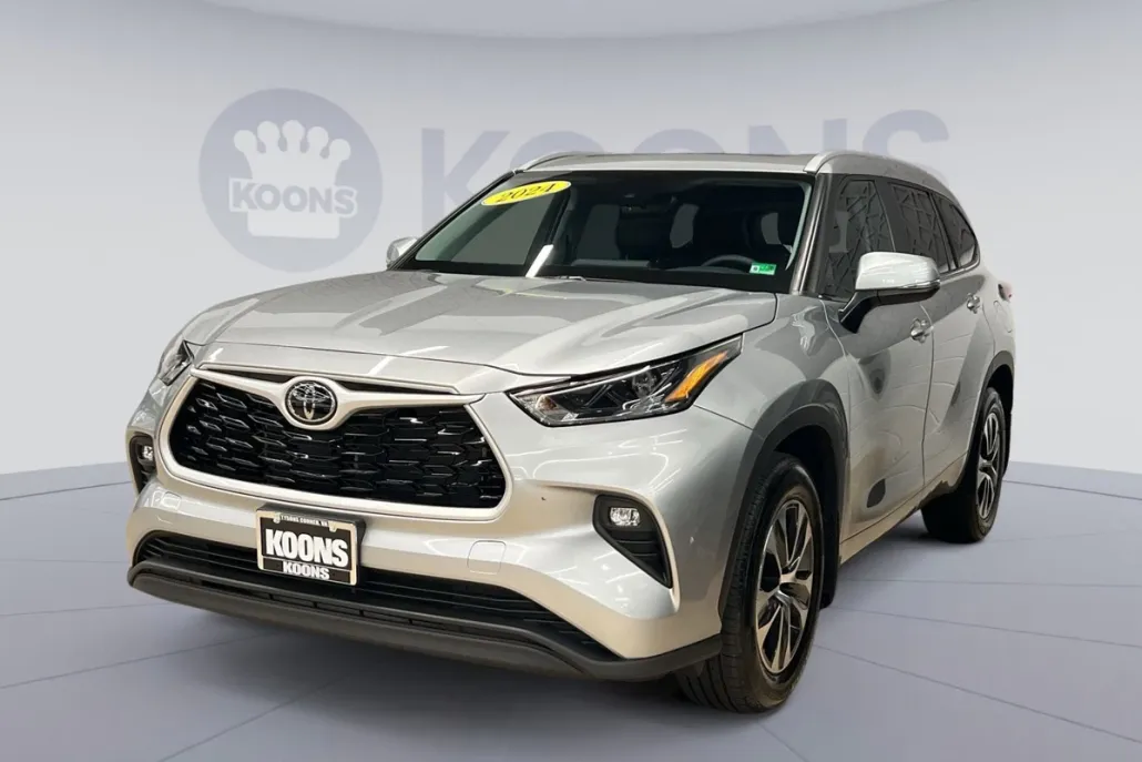2024 Toyota Highlander XLE photo 1