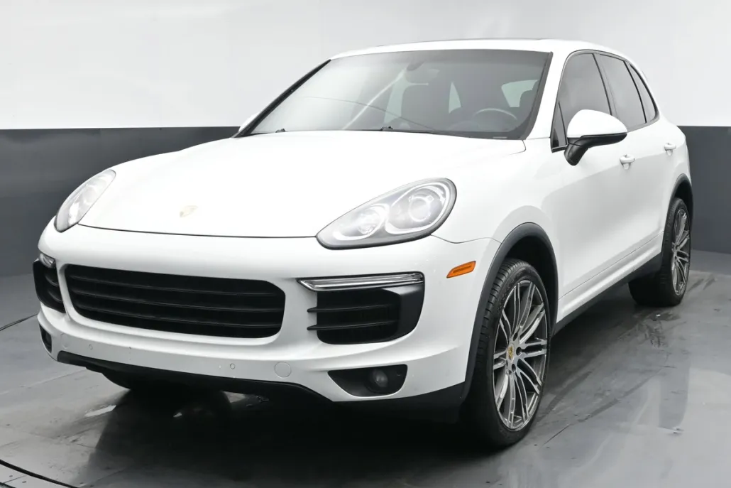 2017 Porsche Cayenne S photo 1