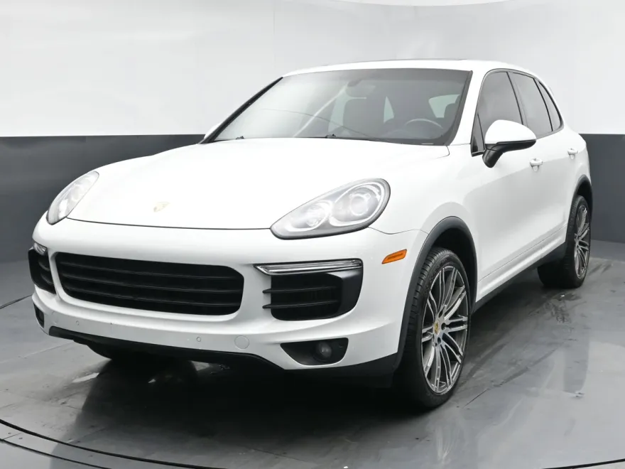 2017 Porsche Cayenne S photo 1