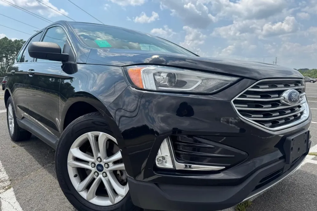 2019 Ford Edge SEL photo 1