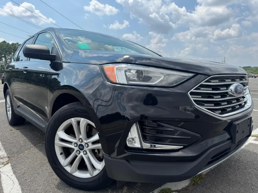 2019 Ford Edge SEL photo 1