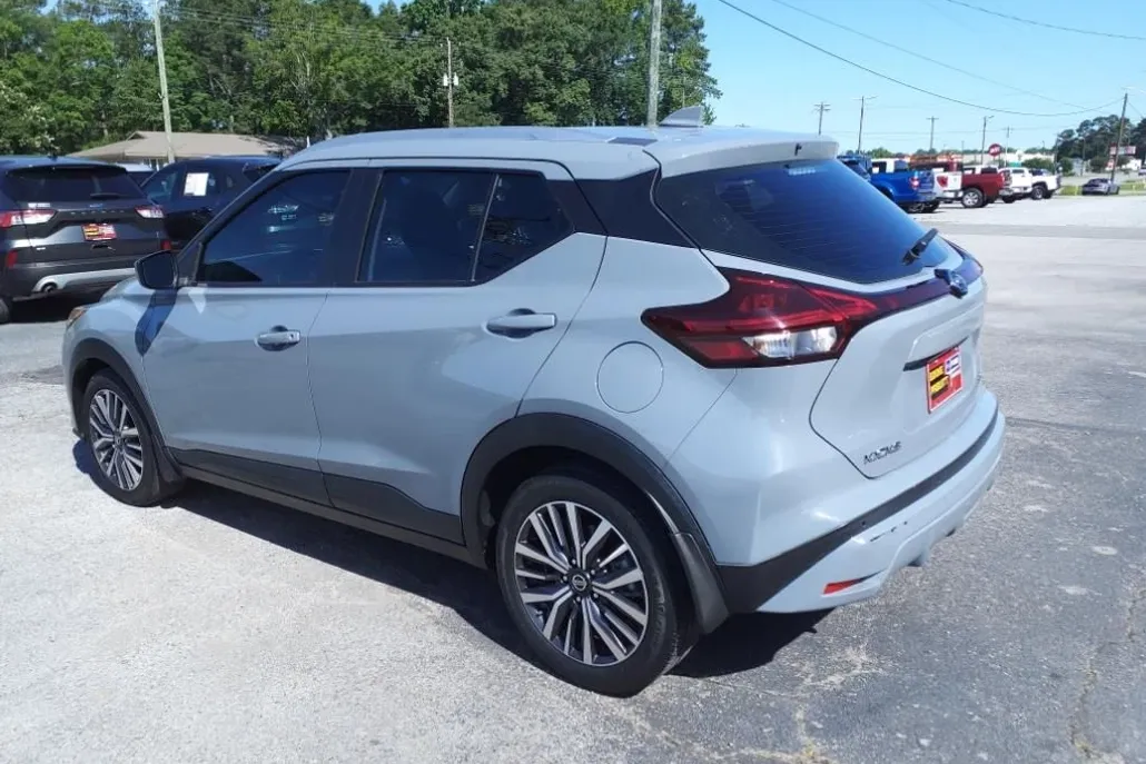 2021 Nissan Kicks SV photo 1