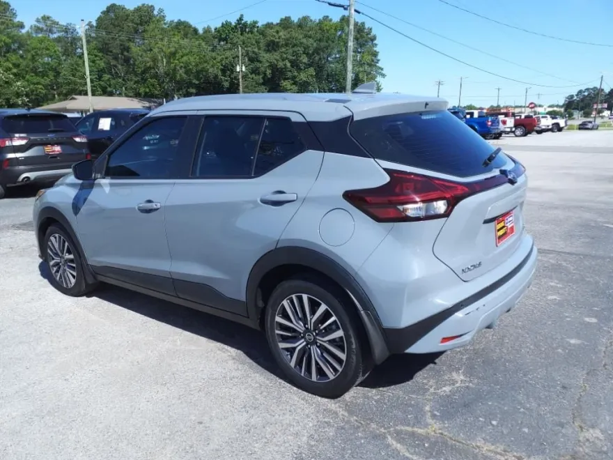 2021 Nissan Kicks SV photo 1