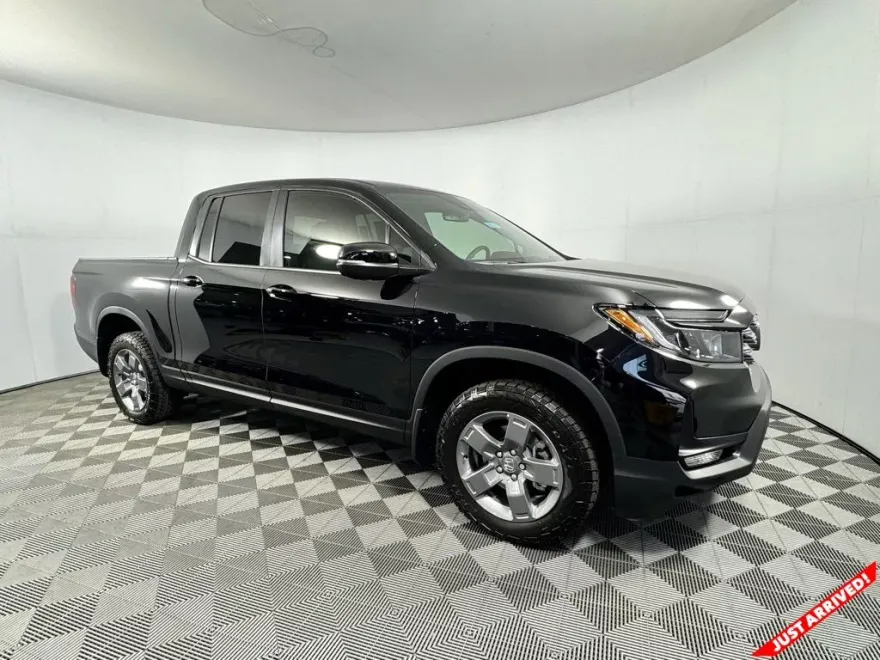 2025 Honda Ridgeline TrailSport photo 1