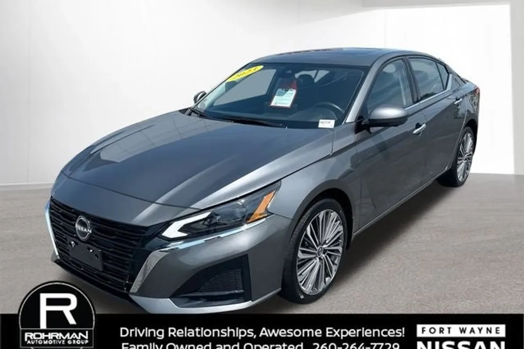 2023 Nissan Altima 2.5 SL photo 1