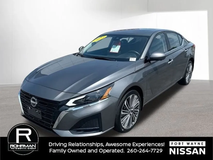 2023 Nissan Altima 2.5 SL photo 1