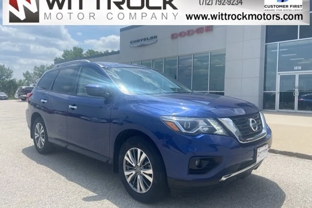 2020 Nissan Pathfinder SV photo 1