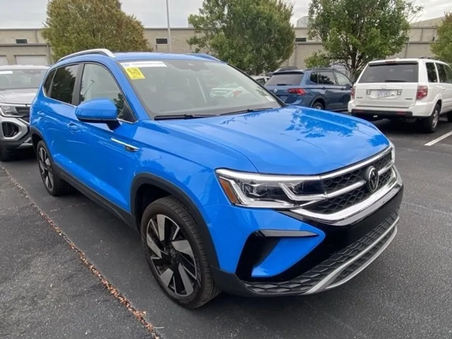 2024 Volkswagen Taos SEL photo 1