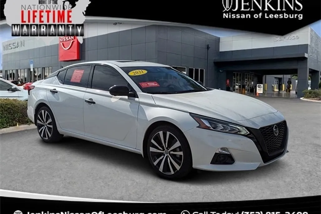 2021 Nissan Altima 2.5 Platinum photo 1