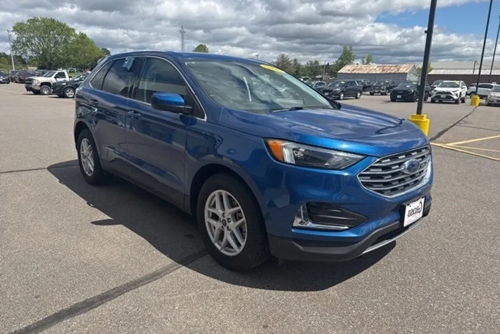 2022 Ford Edge SEL photo 1