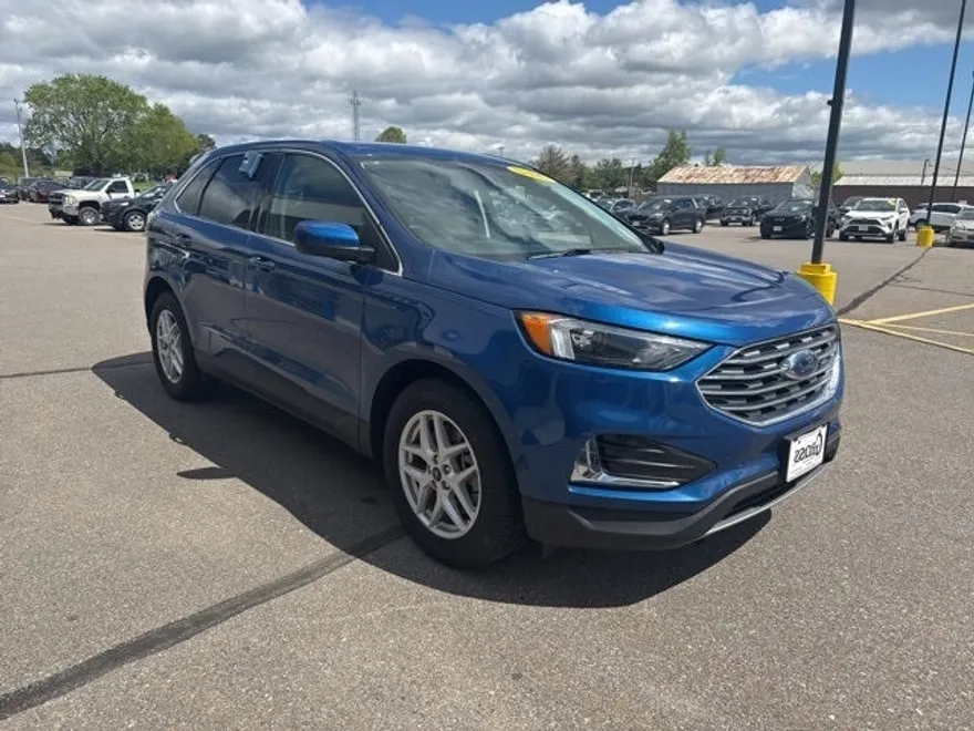 2022 Ford Edge SEL photo 1