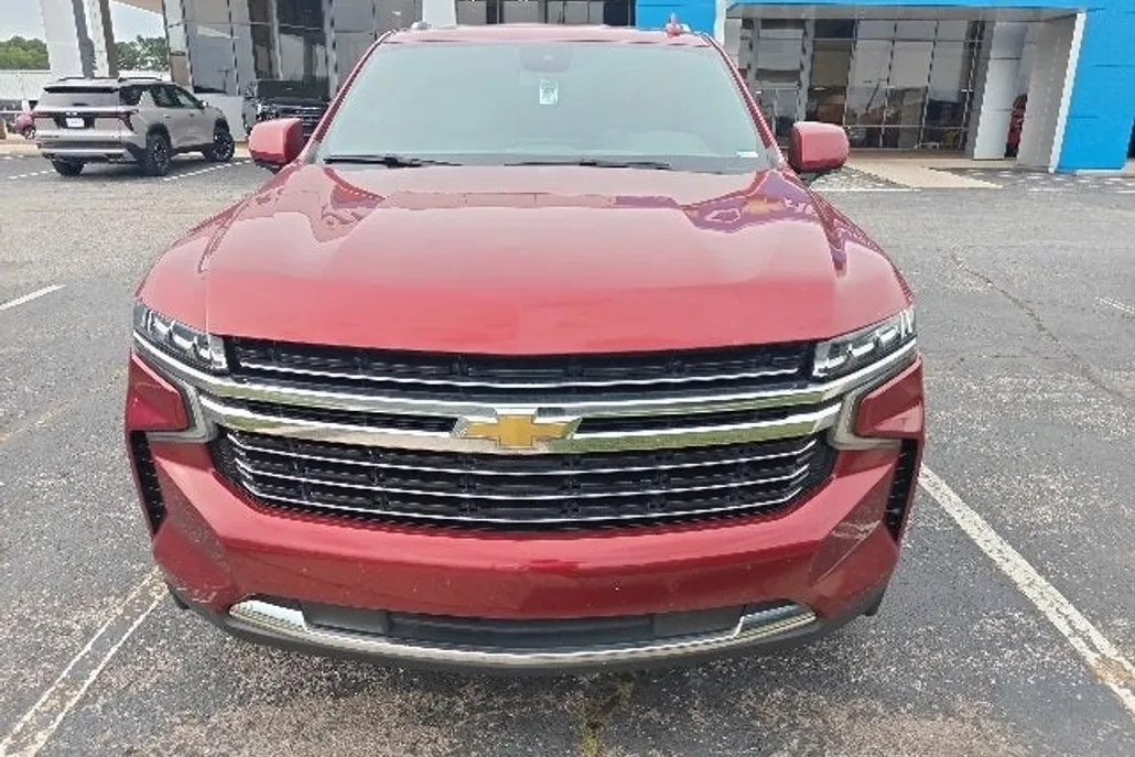 2023 Chevrolet Tahoe LT photo 1