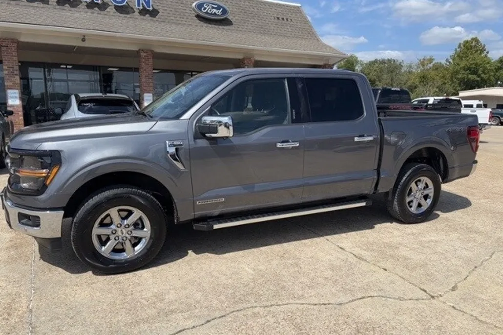 2024 Ford F-150 XLT photo 1