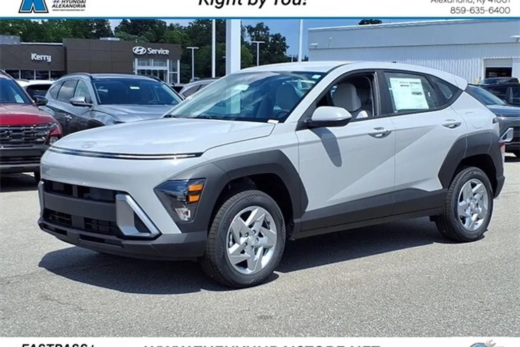 2026 Hyundai Kona SE photo 1