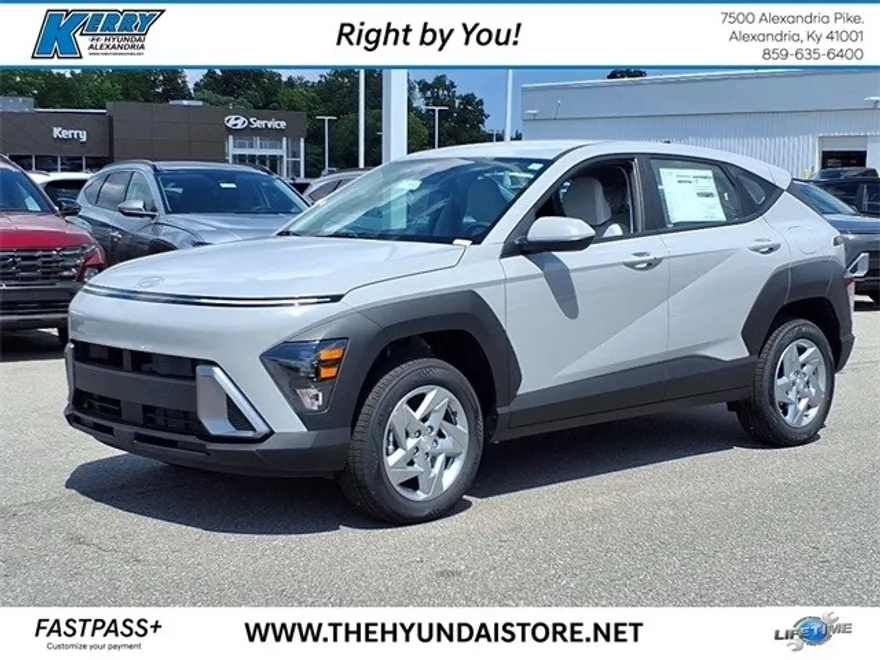 2026 Hyundai Kona SE photo 1