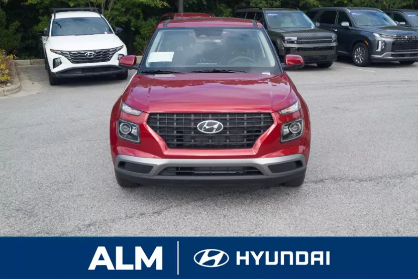 2025 Hyundai Venue SE photo 1