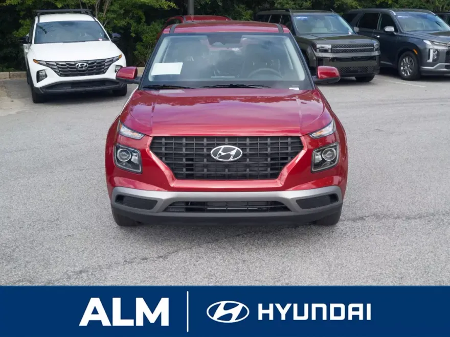 2025 Hyundai Venue SE photo 1