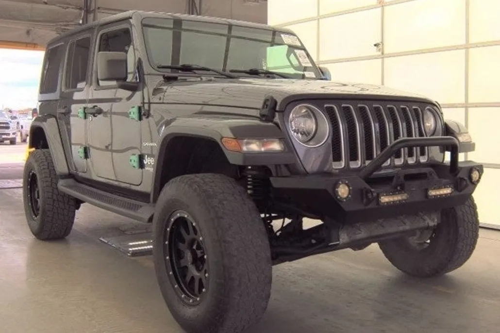 2018 Jeep Wrangler Unlimited Sahara photo 1