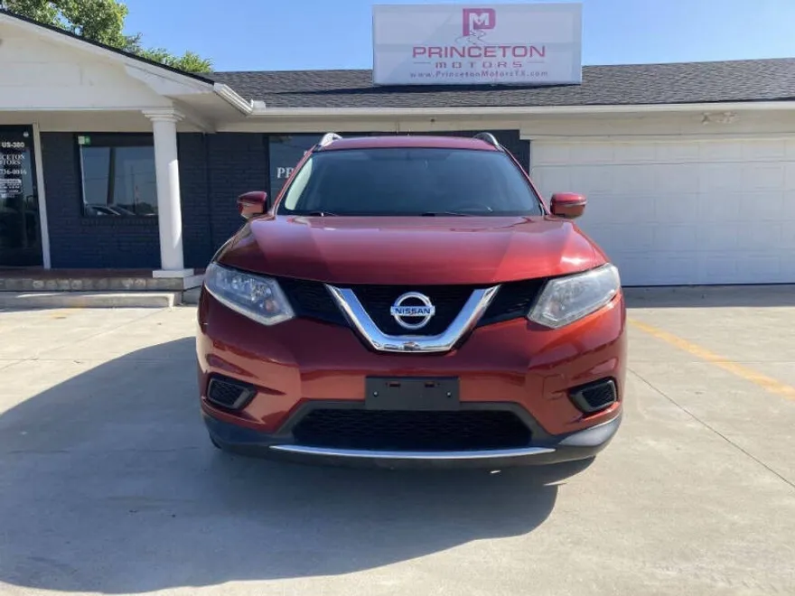 2016 Nissan Rogue SV photo 1