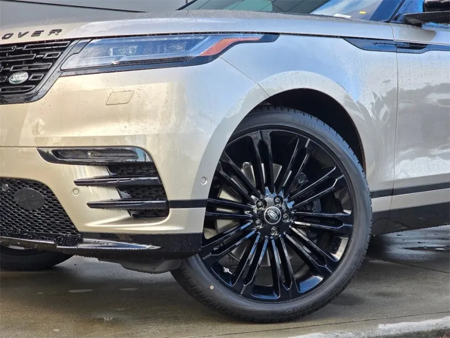 2026 Land Rover Range Rover Velar SE photo 1
