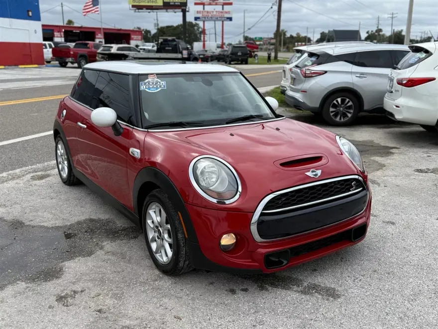 2017 Mini Cooper Hardtop S photo 1