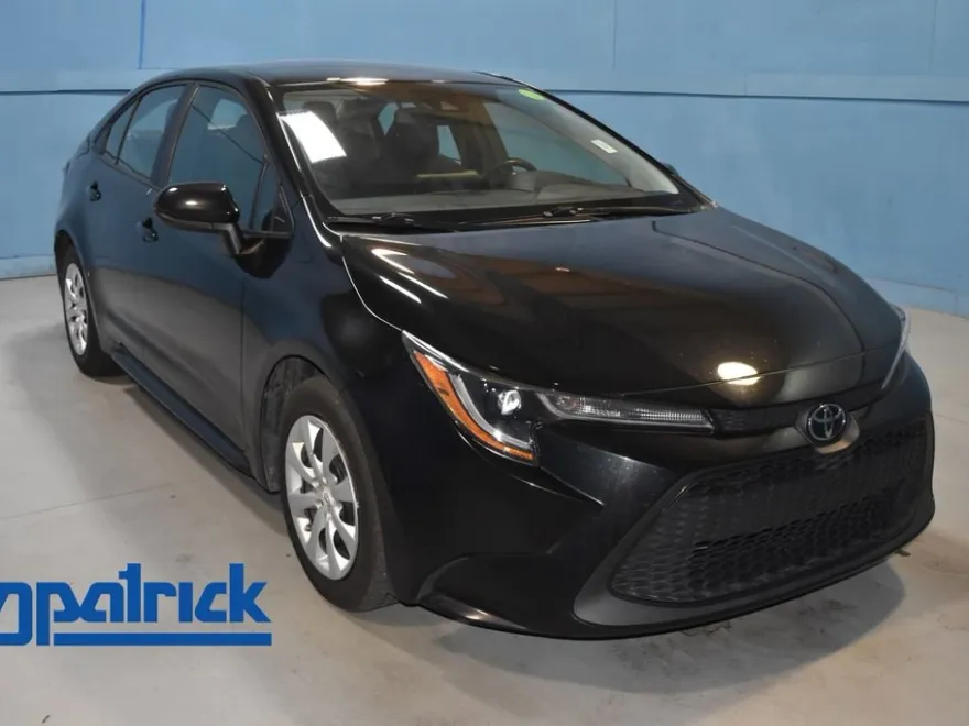2022 Toyota Corolla LE photo 1